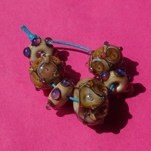 Lot de 5 perles murano, verre filé, perl.6487