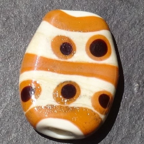 Jolie perle plate, verre de murano, lampwork, verre filé,  perl.5637