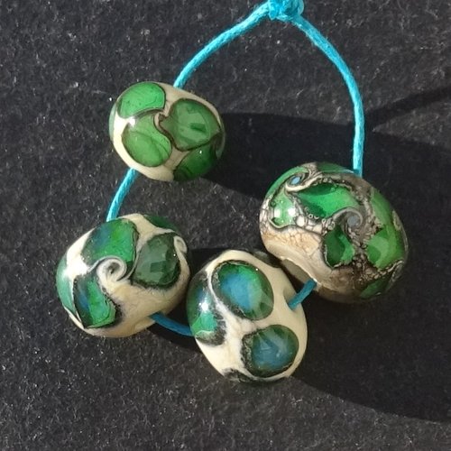 Lot de 4 perles murano, verre filé, perl.6563