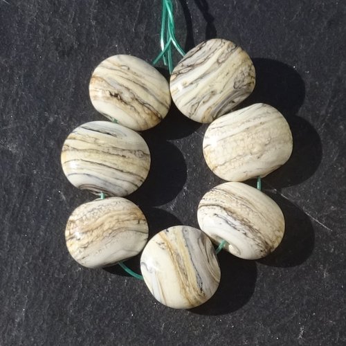 Lot de 7 perles galet, en verre de murano perl.6647