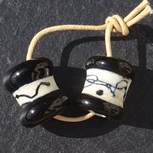 Lot de 2 perles en verre de murano, verre filé, lampwork, perl.6649