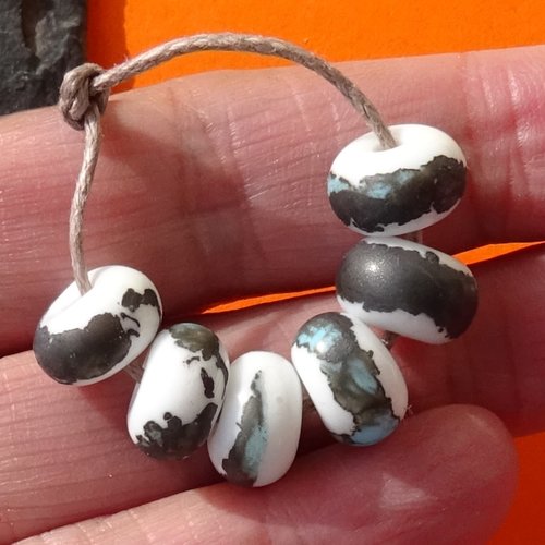 Set de 6 petites perles lampwork, verre filé, murano, perl.5874