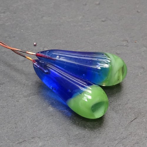 Headpins en verre filé, lampwork, verre de murano, perl.3598