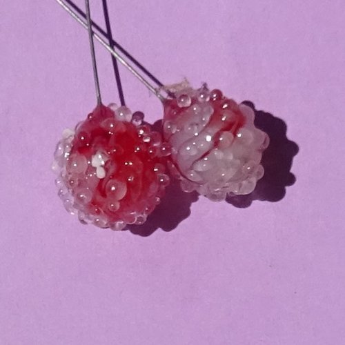 Duo de headpins "givrés" en verre filé, lampwork,perl.6063