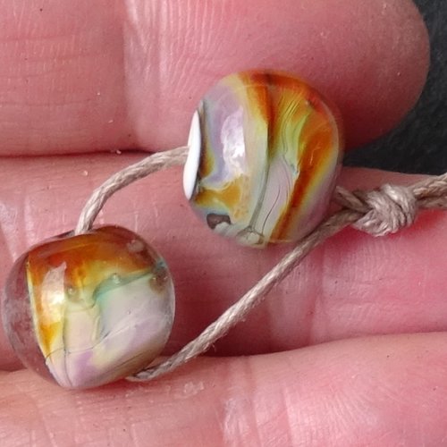 Lot de 2 perles rondes en verre de murano, verre filé, lampwork, perl.6076