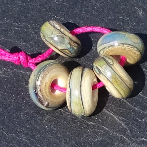 Lot de 5 petites perles intercalaires au chalumeau, lampwork, verre filé, murano perl.6683