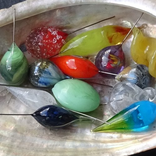 Lot de 11 headpins verre filé, lampwork, verre de murano, perl.6276