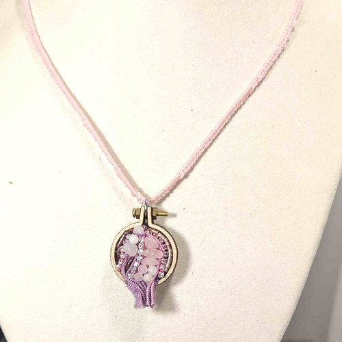 Broderie sur soie de shibori