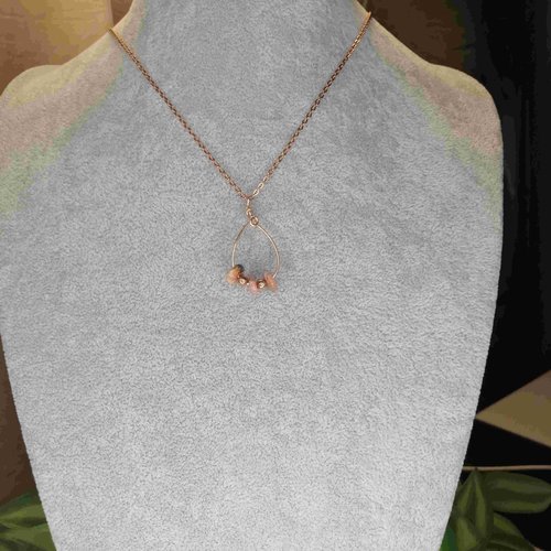 Collier mi-long et pierres naturelles en rhodohrosite