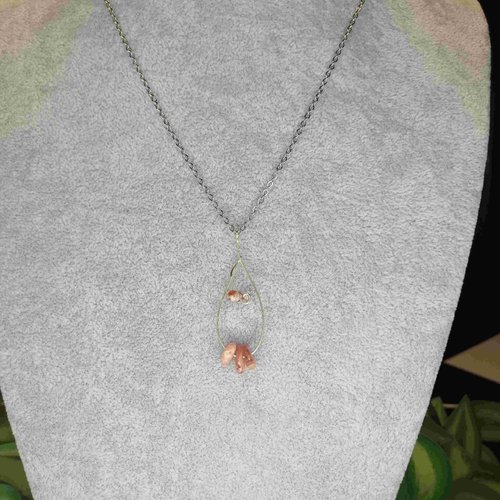 Collier mi-long et pierres de rhodochrosites et amazonites