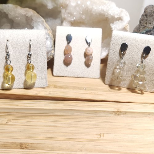 3 paires de boucles d'oreilles et ses pierres naturelles