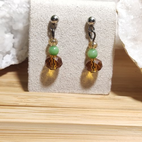Paire de boucles d'oreilles en jade malaisien et verre de bohême