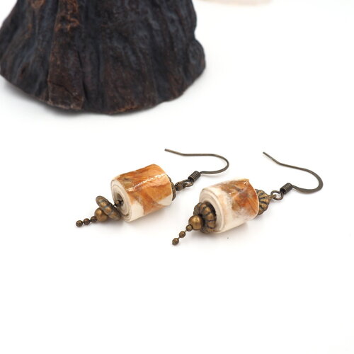 Boucles d'oreilles en papier inclusion de fleur et laiton