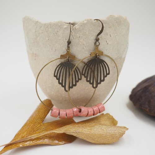 Créoles en papier artisanal rose et laiton