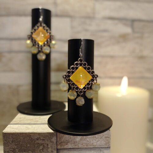 Boucles d'oreilles chandelier avec cabochons et perles "gaelle"