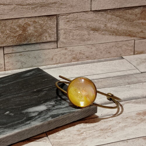 Bracelet manchette avec cabochon "tahia"
