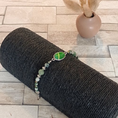 Bracelet avec pierres naturelles et cabochon "flore"