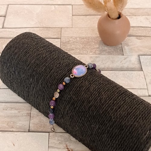 Bracelet avec pierres naturelles et cabochon "iris"