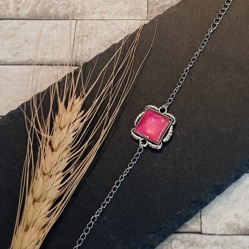 Bracelet avec chaine et cabochon "clémence"