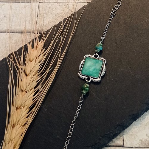 Bracelet avec chaîne, pierres naturelles et cabochon "flore"