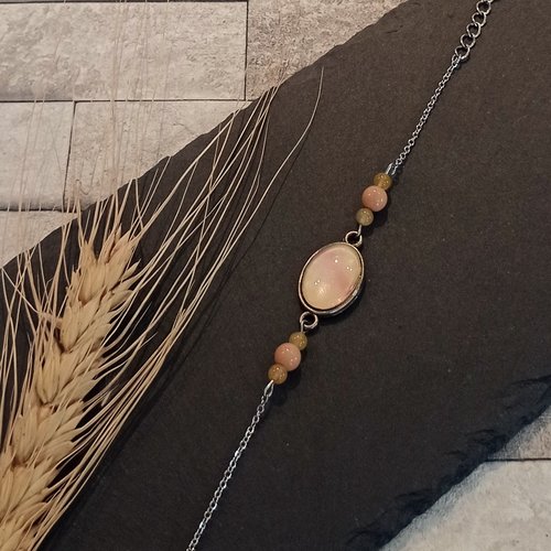 Bracelet avec chaîne, pierres naturelles et cabochon "tahia"