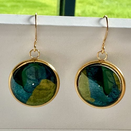 Boucles d'oreilles originales  petites acier et papier népalais vert et résine
