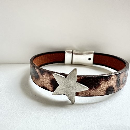 Bracelet cuir léopard  étoile / fermoir aimanté