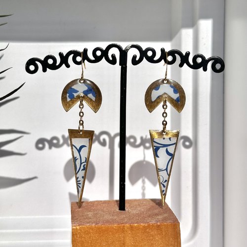 Boucles d'oreilles bleues et blanches en laiton résiné