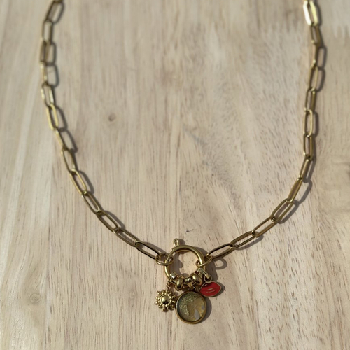 Collier acier inoxydable en maille rectangle pendentif fermoir et 3 breloques