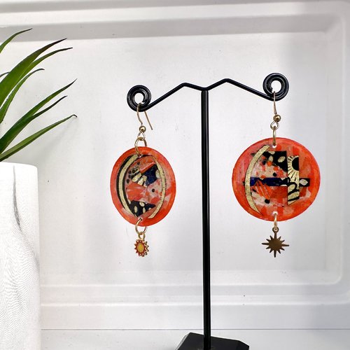 Boucles d'oreilles  orange originales, colorées, zéro déchet, en acier népalais résiné