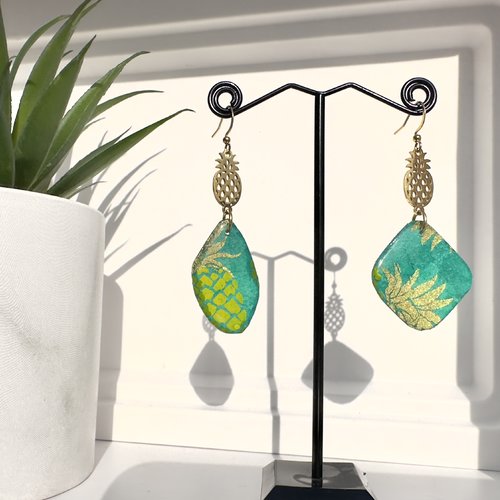 Boucles d'oreilles asymétriques, originales en papier népalais
