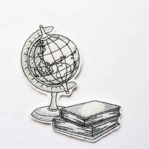 Patch thermocollant avec un globe et des livres, embroidery patch
