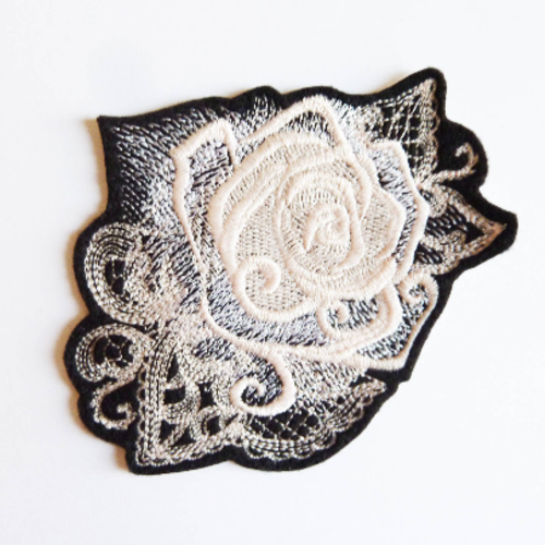 Patch thermocollant, broderie machine, embroidery patch, ecusson thermocollant, ecusson rose (flower),