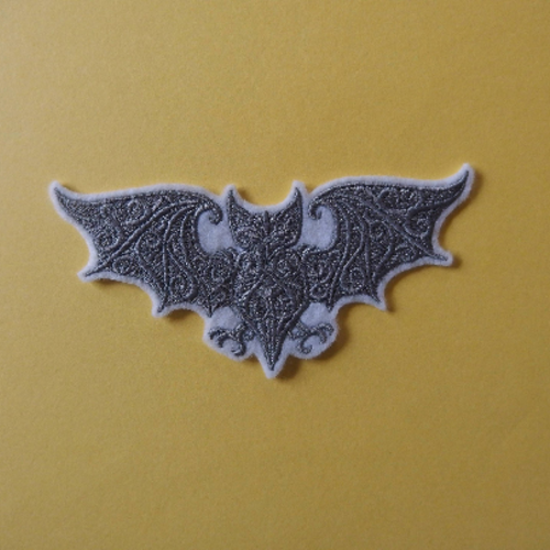 Broderie halloween, patch thermocollant,ecusson,customisation,chauve-souris,embroidery patch