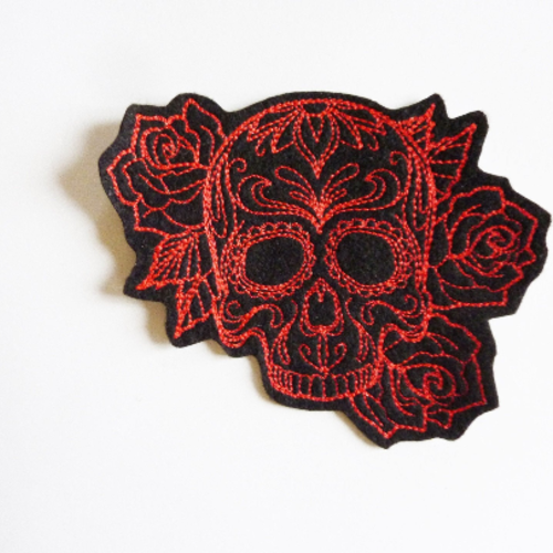Tête de mort rouge-roux  thermocollante, embroidery patch, skull patch, ecusson thermocollant