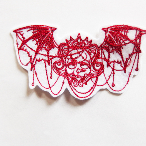 Tête de mort, ailes et couronne thermocollante, embroidery patch, skull patch, ecusson thermocollant