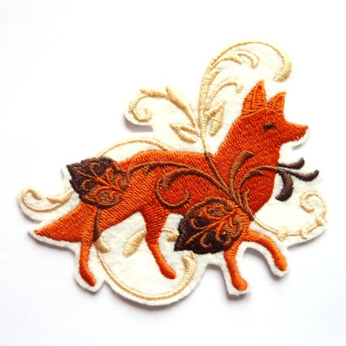Ecusson renard et feuillages,thermocollant,embroidery patch,thermocollant, ecusson renard, fox
