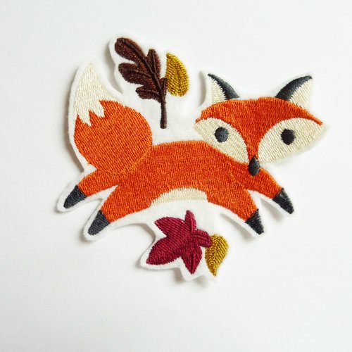 Ecusson renard et feuilles d'automne,thermocollant,embroidery patch,thermocollant, ecusson renard, fox