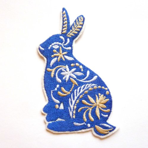 Broderie machine thermocollante lapin bleu décoré (rabbit)