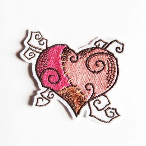 Broderie thermocollante, ecusson machine, embroidery patch, ecusson coeur cousu