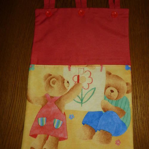 Range pyjama ou sac à doudous en tissu imprimé d'ours 
