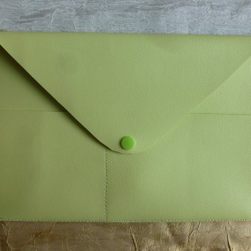 Pochette en simili cuir vert pour papiers de voiture