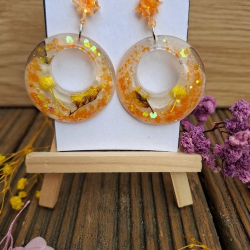 Soleil d’été – boucles d’oreilles florales orange scintillantes