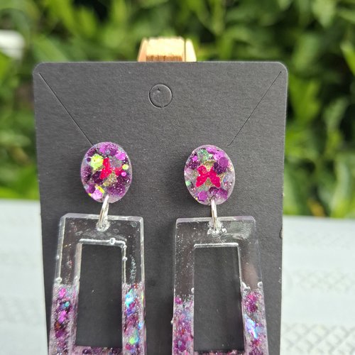 Confettis glamour – boucles d’oreilles géométriques rose scintillant