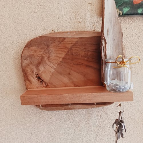 Étagère à clés en bois
