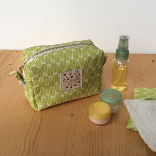 Mini trousse molletonnée motifs géométriques