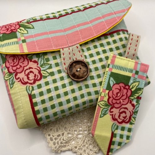 Pochette à livre format poche en tissu recyclé et son marque-page