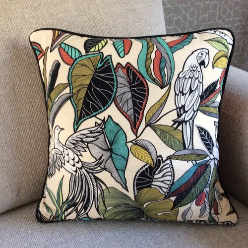 Housse de coussin motifs oiseaux exotiques