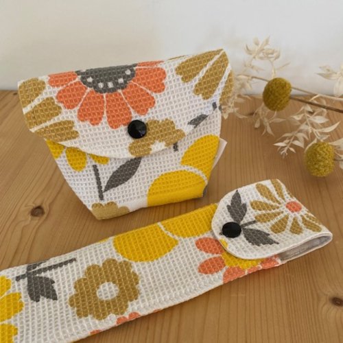 Etui brosse à dents et pochette à savon, shampoing solide flower power 70s'