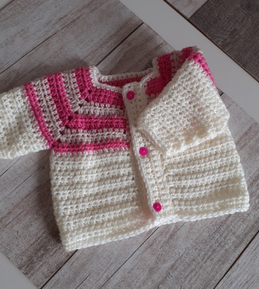 Gilet Brassiere Bebe Au Crochet Un Grand Marche